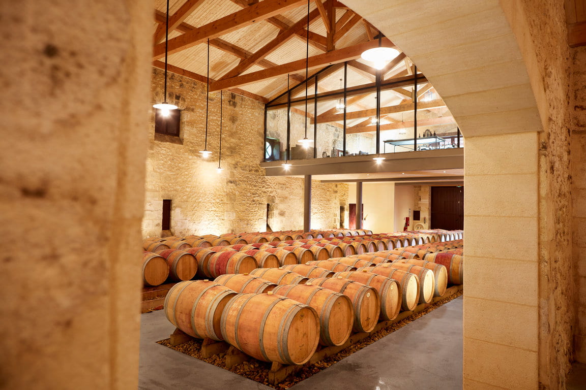 Chai et salle de dégustation du Château ©Serge Chapuis